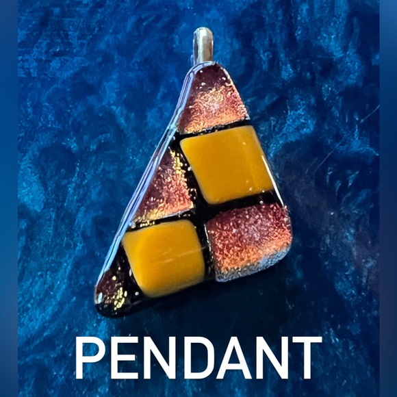 Bonnie’s Bling One of a Kind Fused Glass Jewelry and Accessories to Wear. - Picture 4 of 10